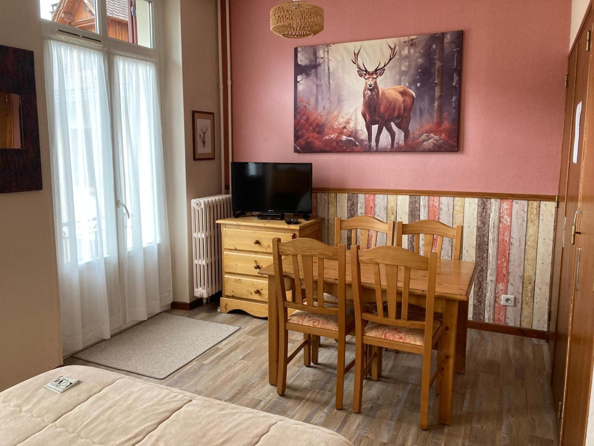 Hotel Victoria Сен-Пиер-дьо-Шартрьоз Екстериор снимка